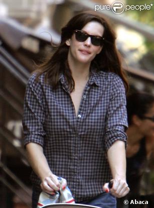 Liv Tyler et son fils Milo à New York, le 25 juin 2009