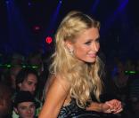 Paris Hilton, dans une boite de nuit de Dubai, a demandé au DJ de passer du Michael Jackson