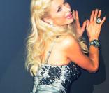 Paris Hilton, dans une boite de nuit de Dubai, a demandé au DJ de passer du Michael Jackson