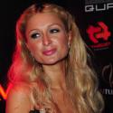 Paris Hilton a rendu hommage à Michael Jackson... dans une boîte de nuit ! Toujours avec son "élégance" !