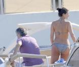 Andrea Bocceli et sa girlfriend Veronica, se détendent en Italie.