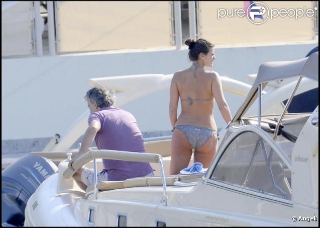 Andrea Bocceli et sa girlfriend Veronica, se détendent en Italie.