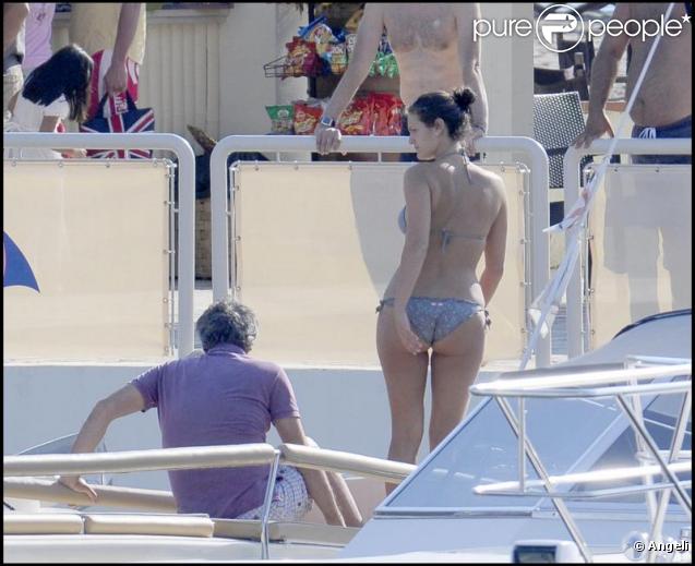 Andrea Bocceli et sa girlfriend Veronica, se détendent en Italie.