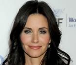 Tout comme Monica et Rachel, Courteney et Jen' sont les meilleures amies du monde. Depuis l'arrêt de la série, la belle brune jongle entre sa vie de famille (une petite Coco, née de son amour avec son mari David Arquette) et sa carrière. 