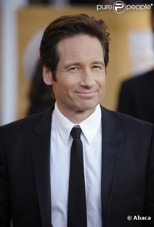 David Duchovny a troqué les aliens pour les jolies filles de la ville des Anges. Dans Californication, aucune fille ne résiste à Hank Moody ! Mais dans la vraie vie, le coeur de David appartient à une seule femme : Tea Leoni ! 