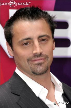 Joey Tribbiani est le plus séducteur de nos Friends. Après la série, Matt Leblanc essaie de sauver son personnage Joey dans une série éponyme. Malheureusement sans ses amis, le succès n'est pas au rendez-vous. Six Friends... sinon rien !