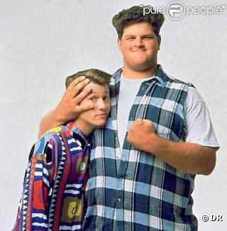 Parker Lewis est un le garçon populaire du lycée de San Domingo. Mais ce petit dragueur se fait mener la vie dure par sa petite soeur Shelly et Mme Musso, le principal. Mais attention, Parker Lewis... ne perd jamais ! 