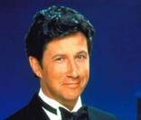 Maxwell Sheffield est l'un des plus célèbres producteurs de Broadway. Après le décès de sa femme, il tente tant bien que mal de s'occuper de ses trois petites têtes blondes. L'arrivée de Miss Fine va vite chambouler sa vie et... son coeur ! 