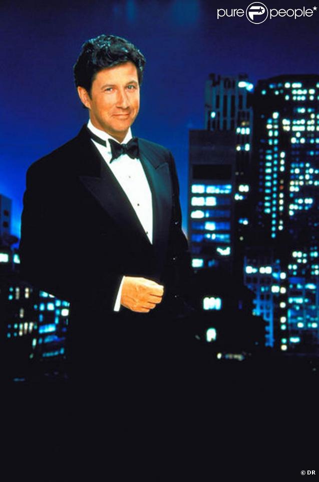 Maxwell Sheffield est l'un des plus célèbres producteurs de Broadway. Après le décès de sa femme, il tente tant bien que mal de s'occuper de ses trois petites têtes blondes. L'arrivée de Miss Fine va vite chambouler sa vie et... son coeur ! 
