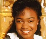 Ashley Banks est la benjamine de la famille. Beaucoup plus réservée que son frère et sa soeur, elle s'attache très vite à son cousin Will.  