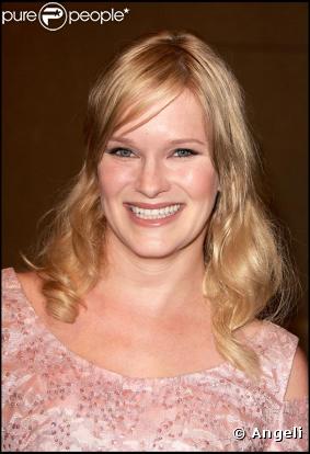 Révélée dans le film Beethoven, Nicholle Tom est une enfant de la télé. Toute la famille Tom s'est emparée de nos petits écrans. Sa soeur et son frère ne sont autres que Victoria Newman et William Abbott dans... Les Feux de l'Amour !