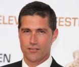 Après avoir géré ses 4 frères et soeurs avec brio, Matthew Fox était prêt pour n'importe quel défi... Le beau gosse a donc enfilé son costume de Jack Shephard. Dans Lost, il est le Doc de l'île des disparus ! 