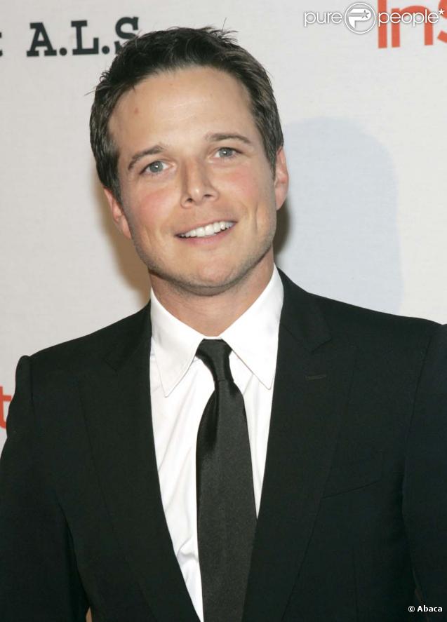 Grâce à La Vie à Cinq, Scott Wolf a appris les bases pour gérer à bien une famille. Aujourd'hui il n'aura pas appris tout ça en vain car... il est papa ! 