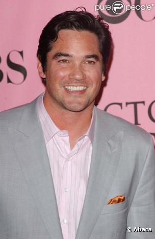 Si Superman arrive si bien à s'envoler, la carrière de Dean Cain, elle, a du plomb dans l'aile ! Aujourd'hui il joue son plus beau rôle... celui de Super-papa ! 
