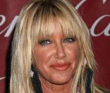 Plus que Carol Foster, Suzanne Somers est une des icônes de la télé américaine. Three's Company, Notre Belle Famille... Suzanne est partout et obtient même son étoile sur le Walk of Fame ! 