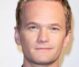Dr Doogie a bien grandi. Neil Patrick Harris est aujourd'hui l'un des héros de How I Met Your Mother ! Avec son compagnon, il aimerait avoir un enfant avec l'aide d'une mère porteuse. 