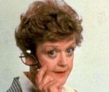 La célèbre Jessica Fletcher écrit des romans policiers mais sa passion secrête, c'est résoudre des enquètes... criminelles ! Mais jamais sans l'aide de son ami shérif. 