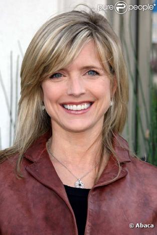 Après avoir joué la naïve Alison dans Melrose Place, Courtney Thorne Smith a trouvé sa place au sein de Fish&Cage. Allison Parker est amoureuse de Billy et Georgia d'un autre Billy ! Courtney serait-elle fétichiste ? 