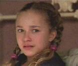 Maddie Harrington est la fille d'Ally, née d'un don d'un de ses ovules pour la recherche et utilisé par erreur pour une fécondation in-vitro. Suite au décès de ses parents, Ally va l'adopter !
