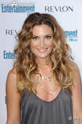 Carri a changé de couleur et de coupe de cheveux... Mädchen Amick est aujourd'hui une vraie bombe ! A tel point que David Duchovny ne peut lui résister dans Californication et le jeune Chace Crawford tombe sous le charme dans... Gossip Girl !