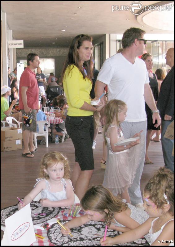 Brooke Shields en famille lors du pique-nique organisé pour la recherche médicale à Malibu