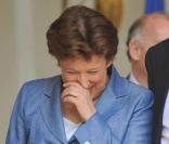 Roselyne Bachelot entourée de Bernard Kouchner et Philippe Lellouche lors du conseil des ministres à l'Elysée le 1er juillet 2009