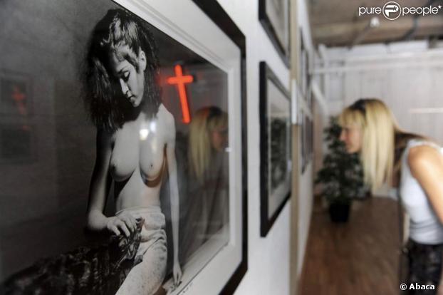 Exposition londonienne de clichés de Madonna, nue, alors qu'elle n'était âgée que de 20 ans. 1/07/09