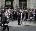 Mariage de Laurence Ferrari et Renaud Capuçon, devant la mairie du 16e arrondissement de Paris.  