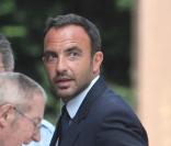 Nikos Aliagas arrive au mariage de Laurence Ferrari et Renaud Capuçon