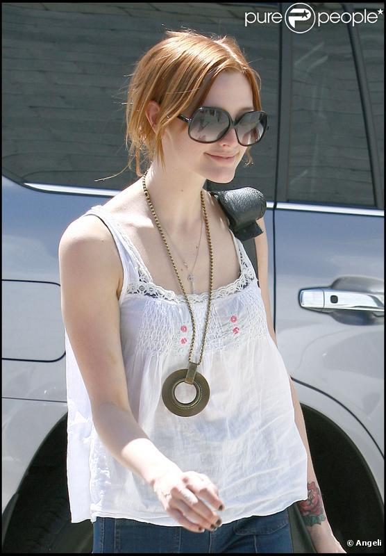 Ashlee Simpson quitte les Studio City à Los Angeles le 7 juillet 2009