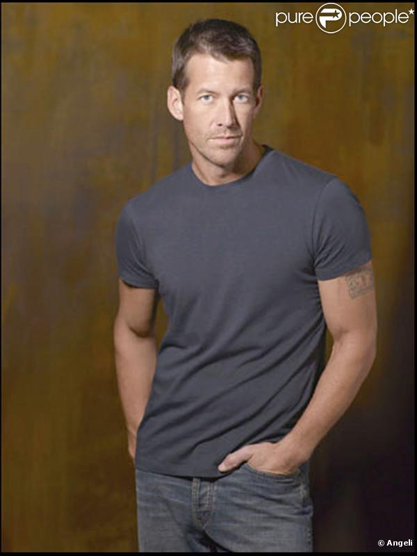 James Denton alias Mike Delfino dans  Desperate Housewives  