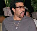 Lionel Richie, au restaurant Madeo de West Hollywood, à Los Angeles, le 9 juillet 2009 !
