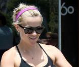 Reese Witherspoon à la sortie d'un club de sport