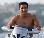 Mario Lopez à Punta Mita au Méxique... Ce sportif averti fait de l'exercice dès qu'il le peut ! 