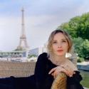 La très discrète Julie Delpy, ne nous avait pas dit qu'elle était... maman et très poule !