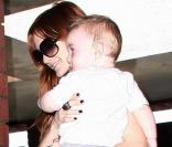 Ashlee Simpson et le petit Bronx Mowgli, à Studio City, en Californie, le 16 juillet 2009 !