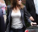 Carla Bruni et Nicolas Sarkozy quittent le restaurant Amaranth, à New York