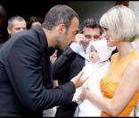 Nikos et Laeticia Hallyday lors de la journée de baptême de Joy à Gstaad en Suisse le 5 juillet 2009