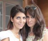 Hoda Roche et Alexandra Pastor lors de la journée de baptême de Joy à Gstaad en Suisse le 5 juillet 2009