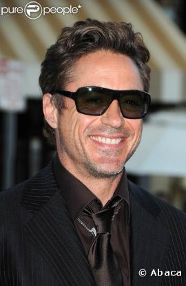 Robert Downey Jr., lors de l'avant-première d' Orphan , au Mann's Village Theatre de West Hollywood, à Los Angeles, le 21 juillet 2009 !