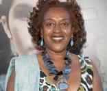 CCH Pounder, lors de l'avant-première d' Orphan , au Mann's Village Theatre de West Hollywood, à Los Angeles, le 21 juillet 2009 !