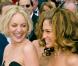 J.Lo aux côtés de Sharon Stone à la cérémonie des Oscars en 2000. Quand deux divas se rencontre... ça donne ça !