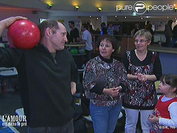 Norbert joue les caïds devant sa Guilaine, qui en reste baba !  