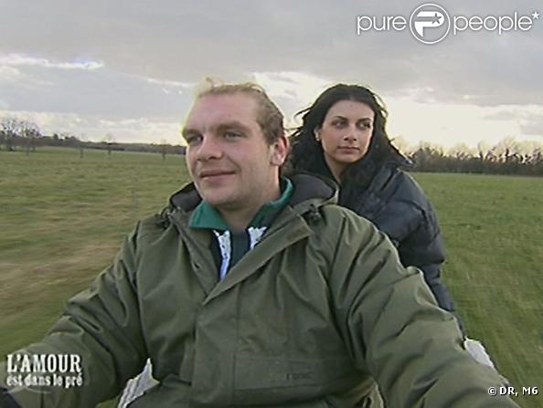Fabien, alias Tarzan, a craqué pour Charline, alias Jane. Ils voient l'avenir ensemble, même s'ils ne regardent pas dans la même direction.  