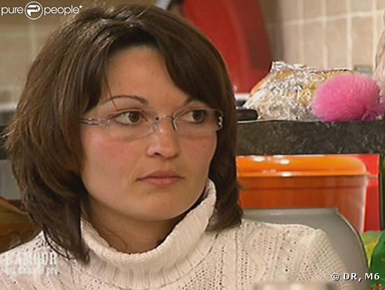 Corinne de l'Amour est dans le pré est donc seule... Si des courageux ont encore envie de tenter le coup, une cellule de soutien psychologique a été mise en place par M6.