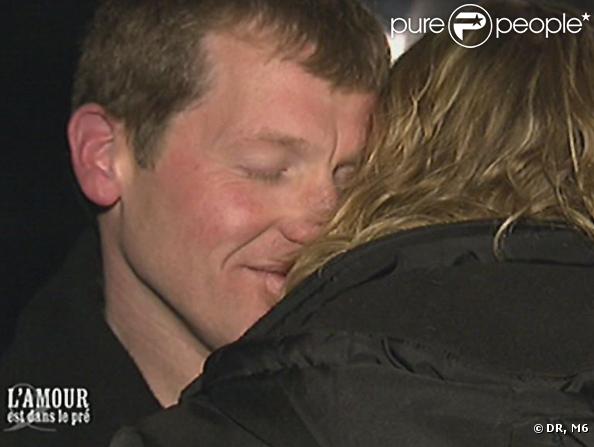 Jean-Paul est amoureux... et en plus, elle sent bon. Ça va le changer des vaches.  