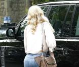 Claudia Schiffer et sa fille Clementine sortent d'un spectacle scolaire à Londres