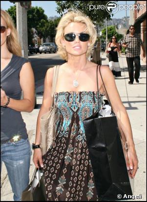 Kelly Carlson