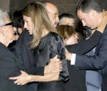 Letizia d'Espagne est en deuil. Elle est allée rendre hommage aux deux victimes des attentats de Majorque.