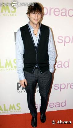 Ashton Kutcher, au Palms de Las Vegas, à l'occasion de l'avant-première de  Toy Boy , le 5 août 2009 !